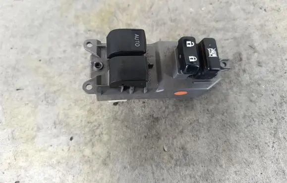 Toyota Yaris Quarter vent window switch 192926