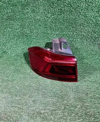 Volkswagen PASSAT B8 Rear/tail lights 3G9945207N