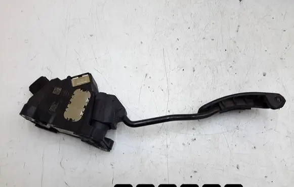 Toyota Avensis T270 Accelerator throttle pedal 7811005021