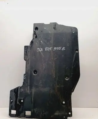 Volkswagen Golf VIII Engine splash shield/under tray 5Q0825505E