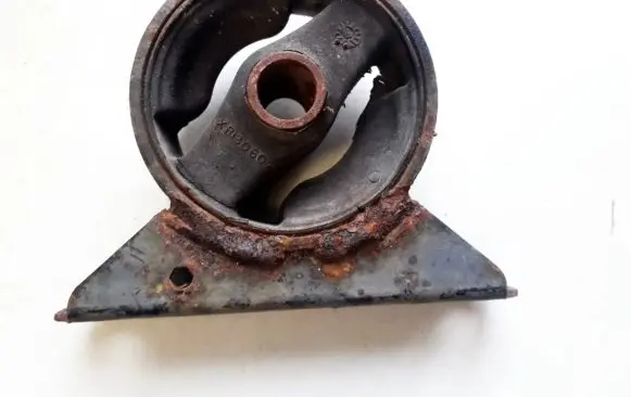 Volvo S40, V40 Engine mount bracket XR130607