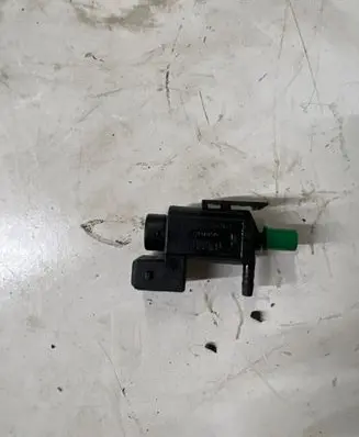 BMW 7 E65 E66 Turbo solenoid valve 516375
