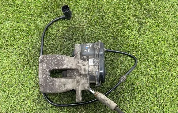 Rear brake caliper