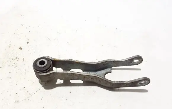 Volvo C30 Engine mount bracket 31262164