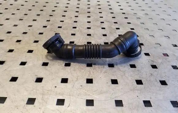 Audi A3 S3 8P Breather hose/pipe 03G103493D