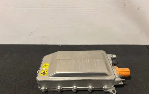 Voltage converter inverter