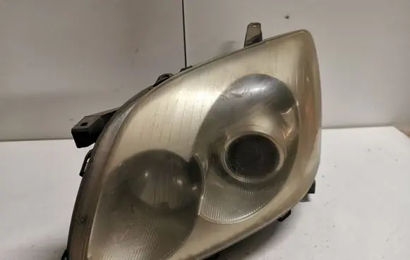 Toyota Avensis T250 Headlight/headlamp