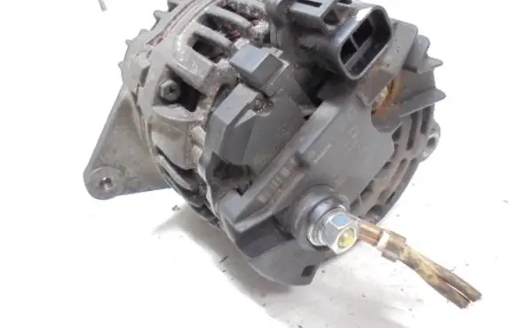 Mitsubishi Carisma Generator/alternator MD353869