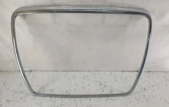 Audi A6 S6 C6 4F Front bumper upper radiator grill AD0701602 PD2876 A2611