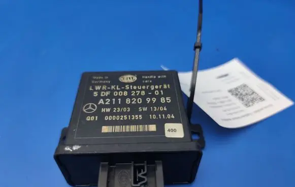Mercedes-Benz E W211 Light module LCM A2118209985 5DF00827801
