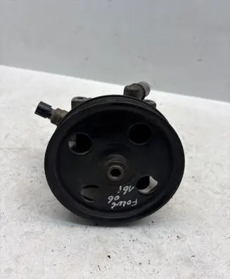 Ford Focus Power steering pump 4M5Q3A733AB 4M513A696AE
