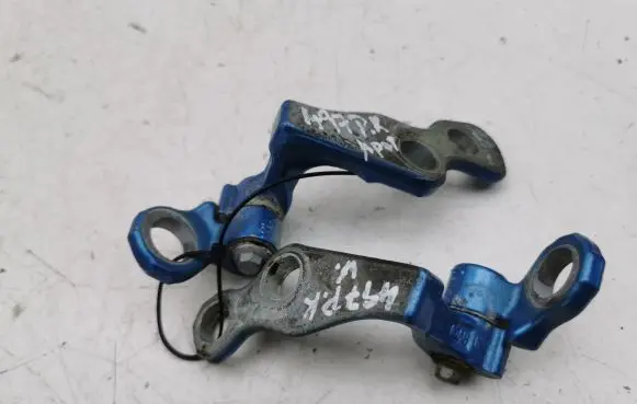 Ford Kuga I Front door upper hinge 3M51R22810AH
