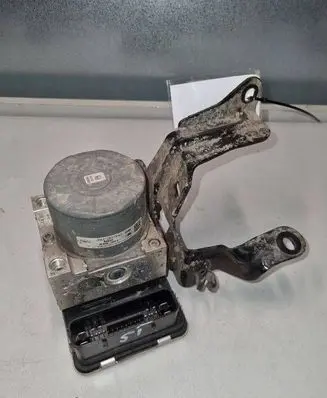 Ford Focus ABS Pump JX612B373LC