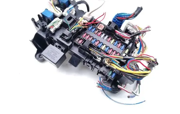 Suzuki Grand Vitara II Fuse module 03990I13