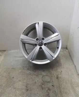 Volkswagen PASSAT B7 USA R17 alloy rim 561601025