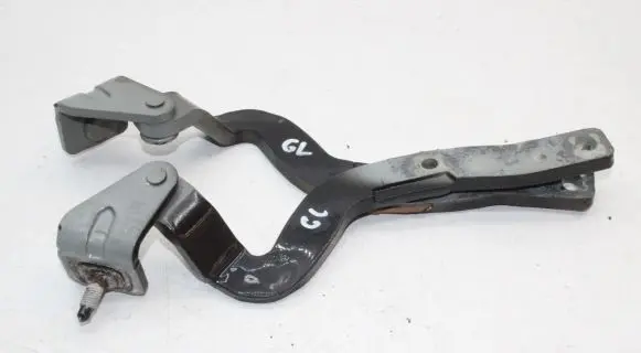 Audi TT TTS Mk2 Tailgate/trunk/boot hinge 8J8827299A 8J8827300A