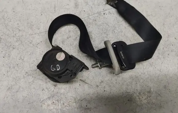 Mazda 5 Rear seatbelt
