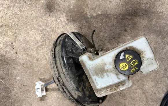Skoda Octavia Mk3 (5E) Brake booster 5Q1614105CM