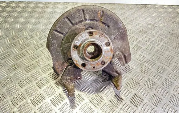 Volkswagen Fox Front wheel hub