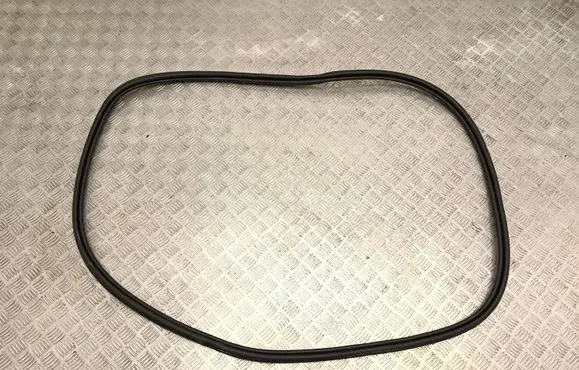 Volvo XC40 Front door rubber seal 32430734