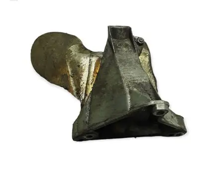 Volkswagen PASSAT B5 Engine mounting bracket 8D0199388