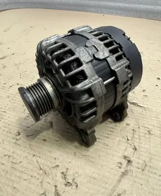 Audi A4 S4 B8 8K Generator/alternator 04L903017E
