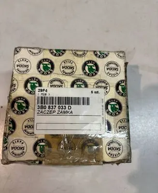 Volkswagen PASSAT B5 Front door lock loop/hook striker 3B0837033D