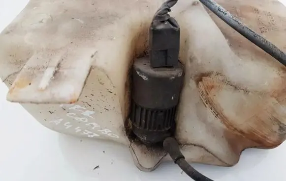Opel Combo B Windscreen/windshield washer pump