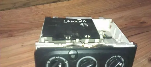 Renault Laguna I Climate control unit 9041703027 90.417.03.027