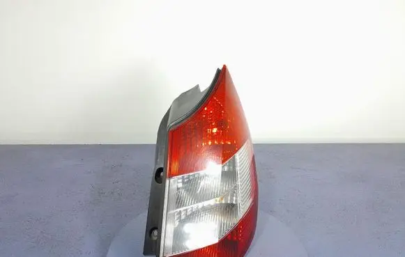 Renault Scenic II - Grand scenic II Rear/tail lights 8200493375