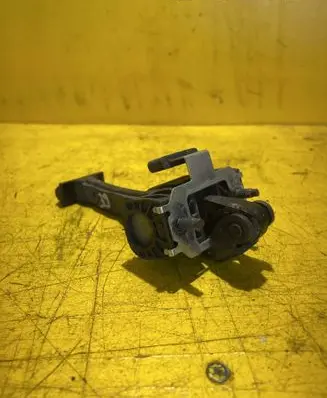 Peugeot 508 RXH Rear door check strap stopper 