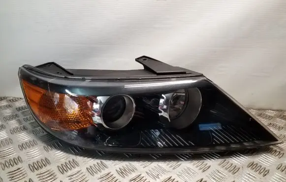 KIA Sorento Headlight/headlamp 921022P090