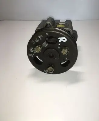 Mitsubishi Pajero Power steering pump
