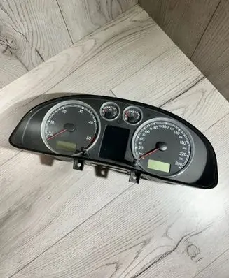 Volkswagen PASSAT B5.5 Speedometer (instrument cluster) 3B0920847E 070103144630