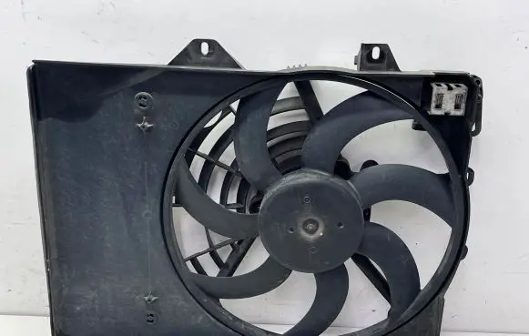 Opel Crossland X Radiator cooling fan shroud 98372A01