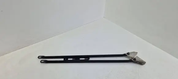 Volvo XC90 Radiator support slam panel bracket 31387654 31387589