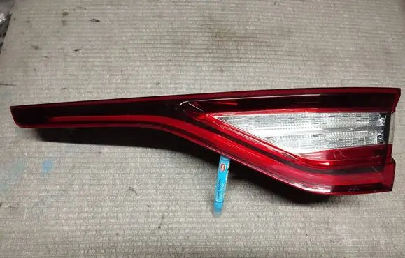Tailgate rear/tail lights