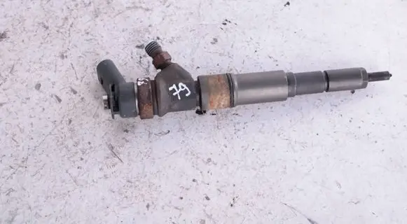 BMW 5 E60 E61 Fuel injector 7793836 0445110216