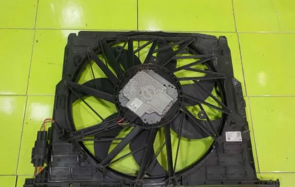 BMW 5 F10 F11 Fan set 7633273