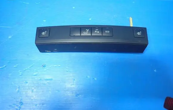Mercedes-Benz E W211 Seat heating switch A2128209710 33913101 0904050918