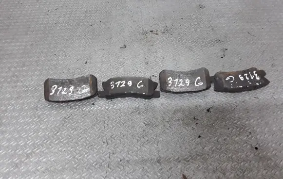 Mitsubishi Grandis Brake pads (rear) 