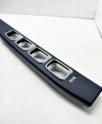 Mercedes-Benz GLE W167 Dashboard glove box trim A1676804002