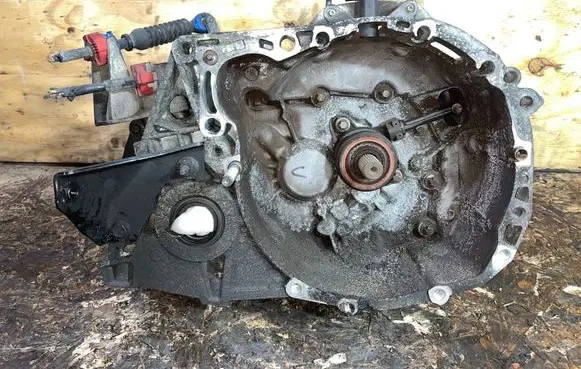 Renault Twingo II Manual 5 speed gearbox 8200114679