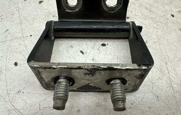 Nissan Qashqai Tailgate/trunk/boot hinge ES03