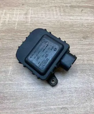 Skoda Superb B5 (3U) Air flap motor/actuator 8D1820511B 0132801149Main