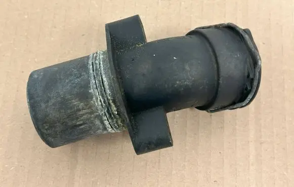 Mercedes-Benz C W204 Engine coolant pipe/hose A2712001256