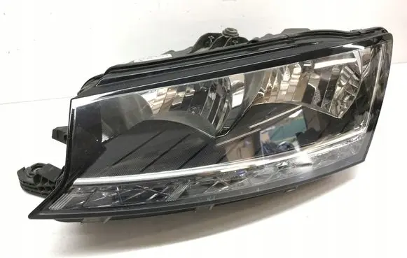 Skoda Fabia Mk3 (NJ) Headlight/headlamp 6V1941015D