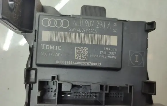 Audi Q7 4L Door control unit/module 4L0907290A