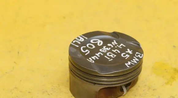 BMW 5 F10 F11 Piston 