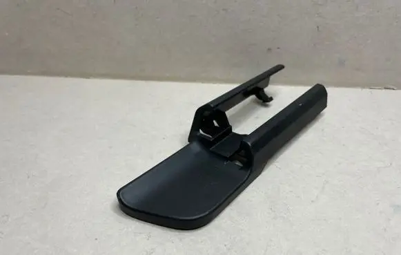 BMW 5 G30 G31 G38 Front driver seat rail trim 7375395